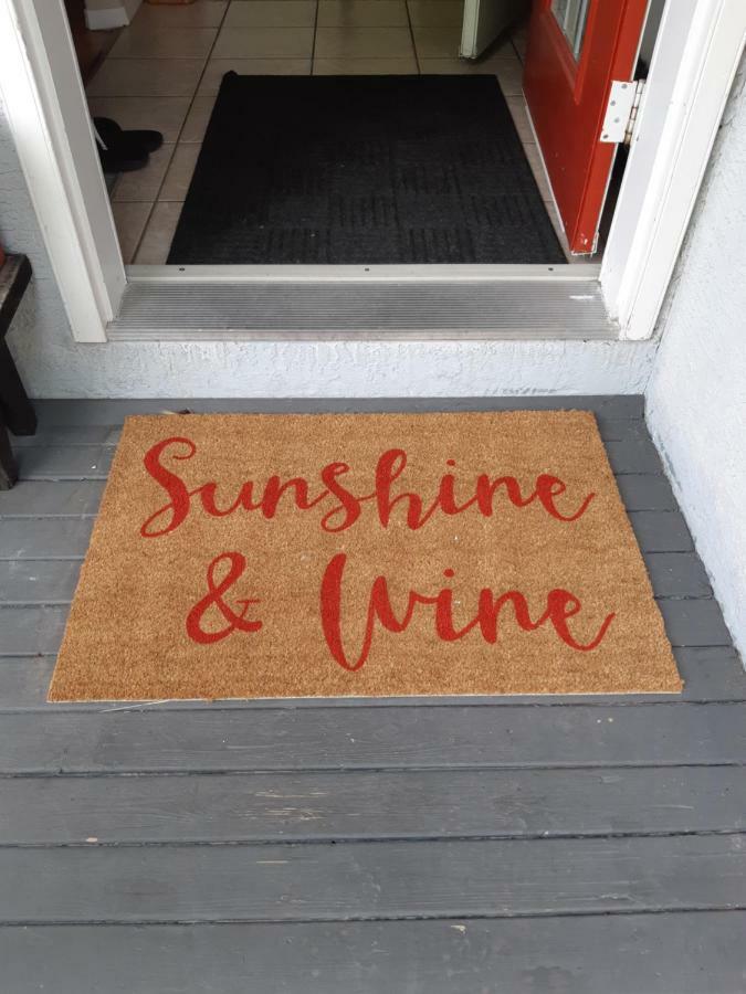 Sunshine And Wine Loft Penticton Exterior foto